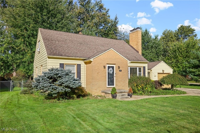 view of front of house with a front lawn