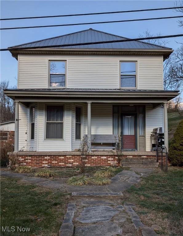 view of front of home with covered porch