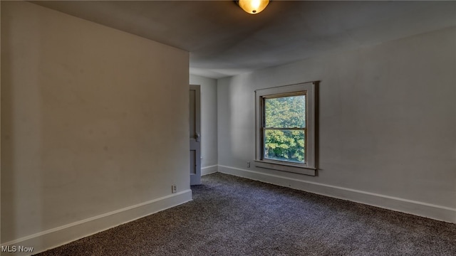 view of carpeted spare room