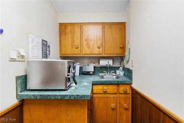 kitchen featuring sink