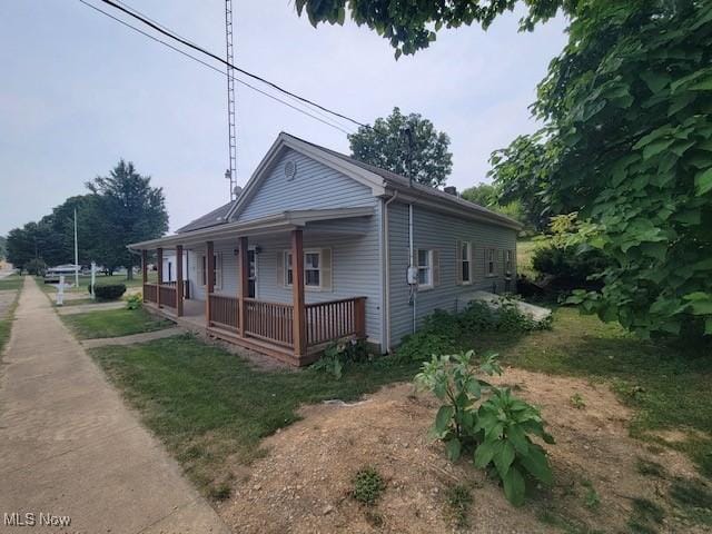 view of front facade featuring covered porch