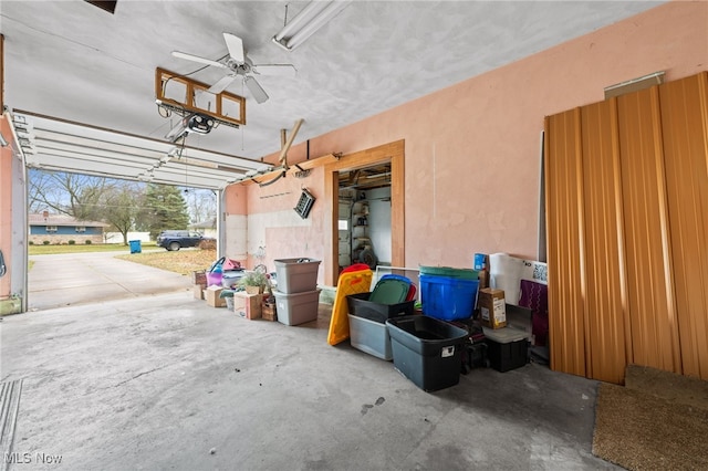 garage featuring ceiling fan