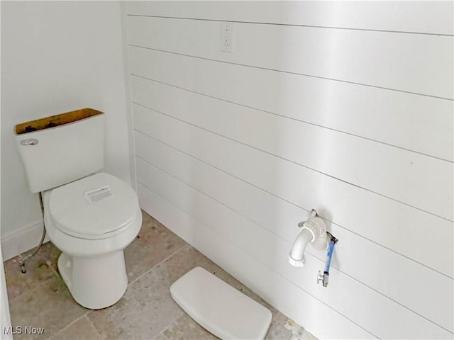 bathroom featuring toilet