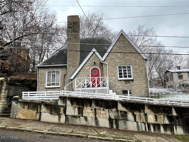 view of front of property