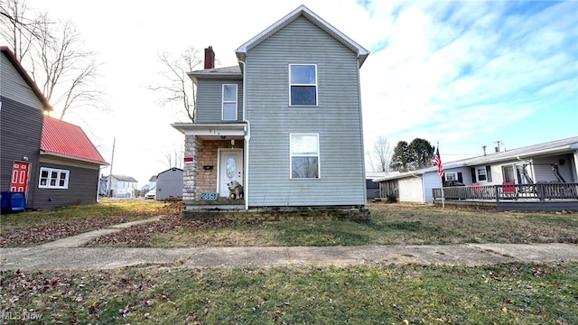 view of front of property with a front yard