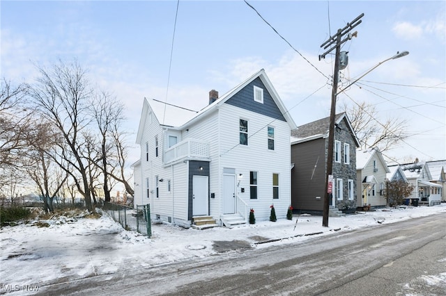 view of front property