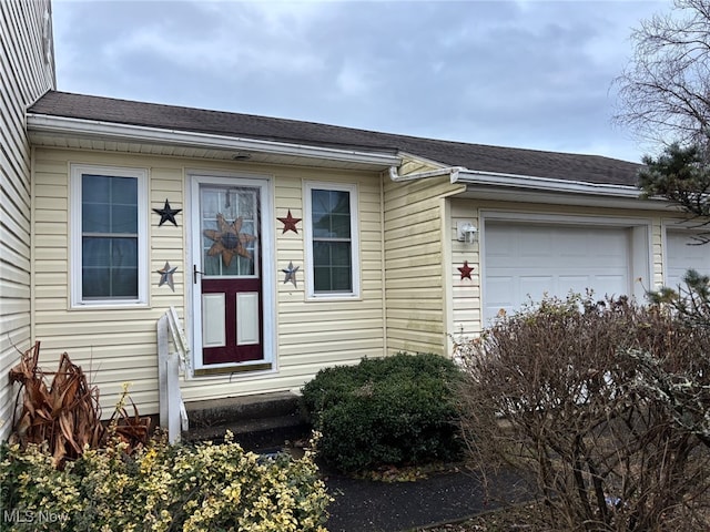 view of front of house featuring a garage