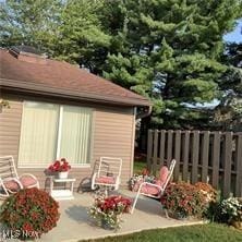 7355 W Blvd, Youngstown, OH 44512 - view of outbuilding with fence
