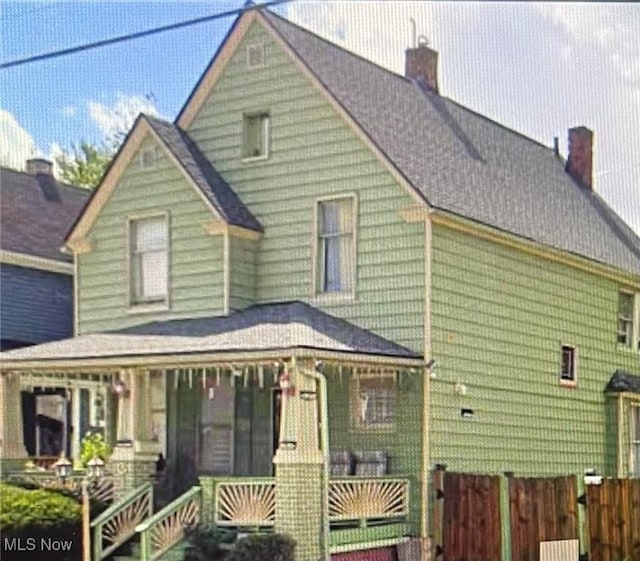 view of front of property with covered porch