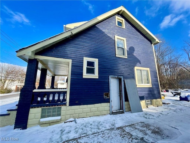 exterior space with a porch