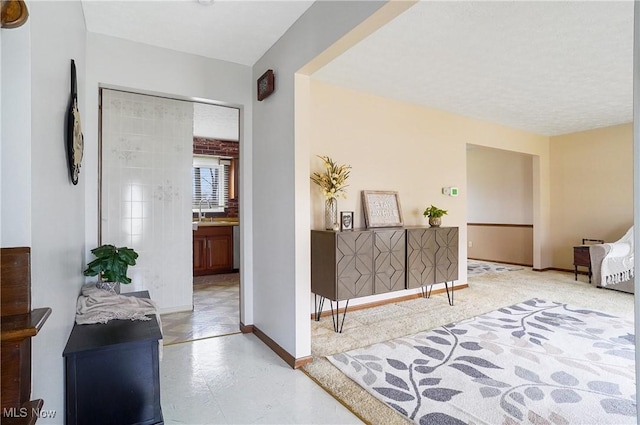 entryway featuring sink