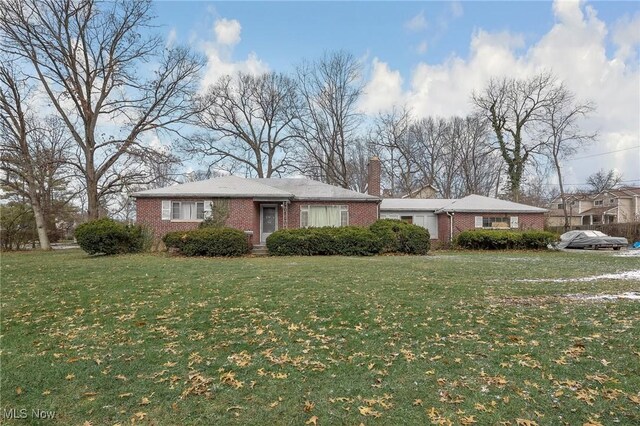 1956 Bluff Ave, Columbus, OH 43212 - ranch-style house featuring a front lawn