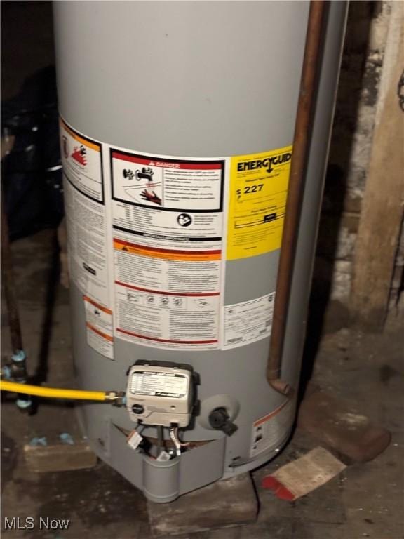934 Main St, Wellsville, OH 43968 - utilities featuring water heater