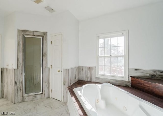 bathroom featuring a bathtub