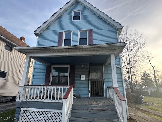 view of front of house with covered porch