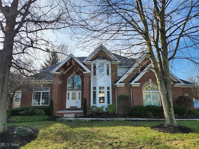 front of property featuring a front yard