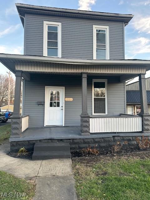 view of front facade featuring covered porch