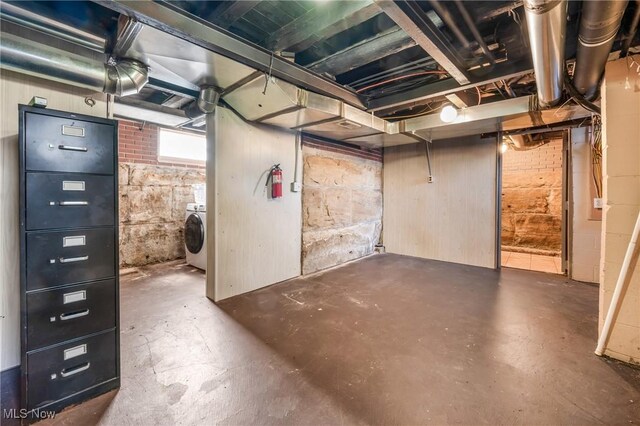 basement featuring washer / clothes dryer