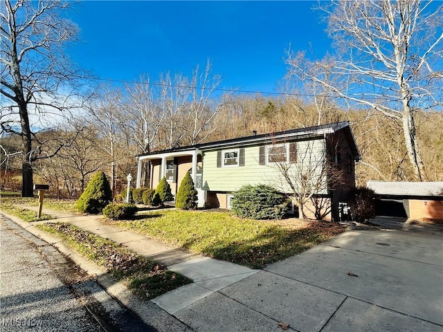 view of front of property