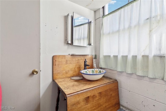 bathroom featuring sink