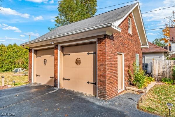 159 Kenilworth Ave SE, Warren, OH 44483 - view of garage