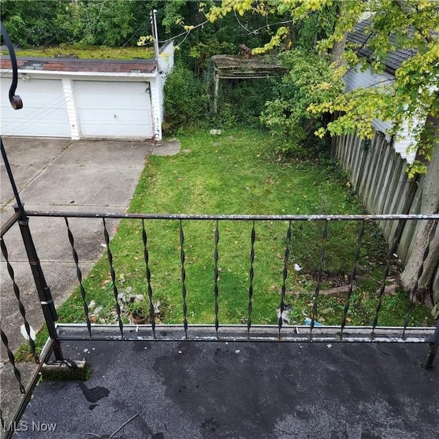 view of yard featuring a garage