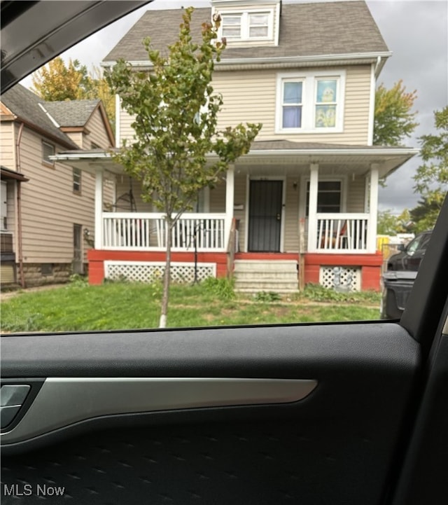 view of front of house featuring covered porch