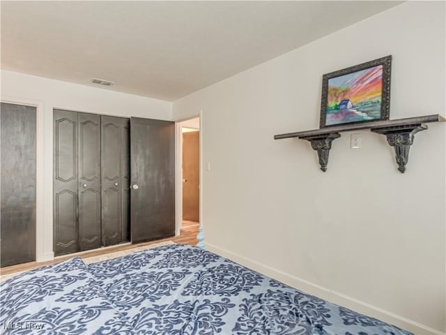 bedroom with a closet