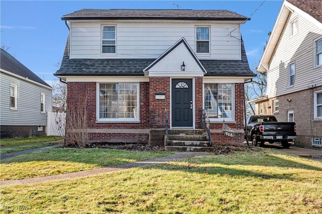 view of front of house with a front lawn