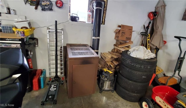 storage area with washer / clothes dryer