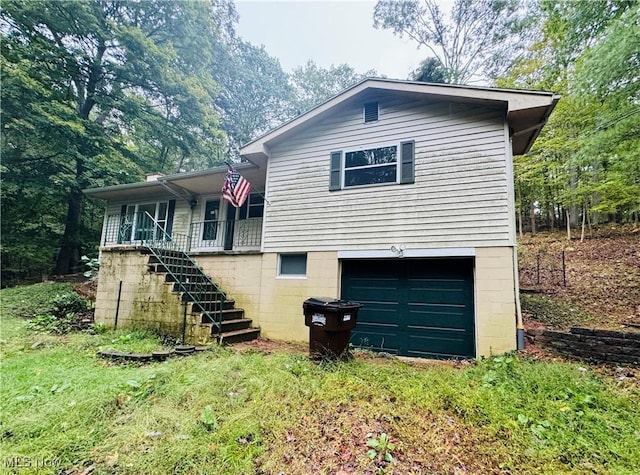 view of front facade with a garage