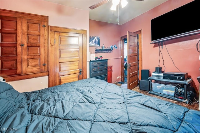 bedroom featuring ceiling fan