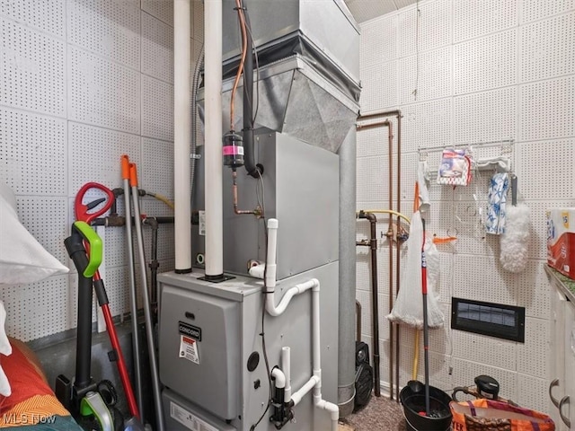 7630 Darling Ave, Conneaut, OH 44030 - view of utility room