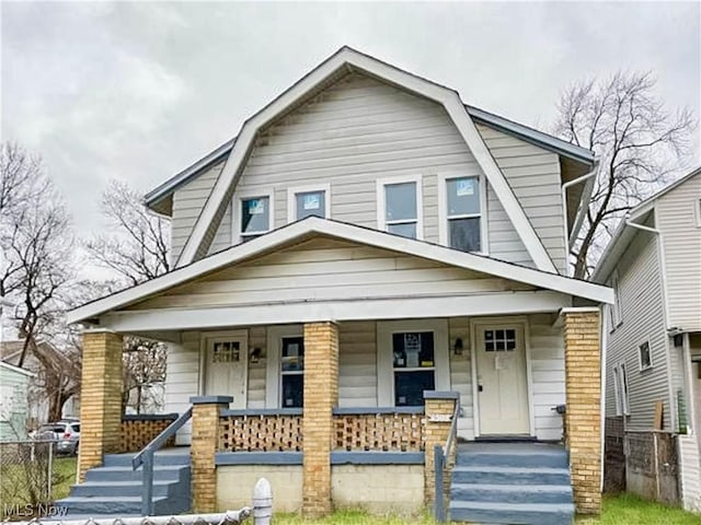 view of front of property featuring a porch