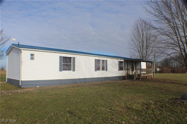 exterior space featuring a yard