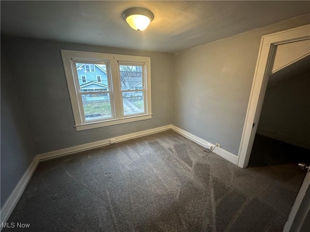 view of carpeted spare room