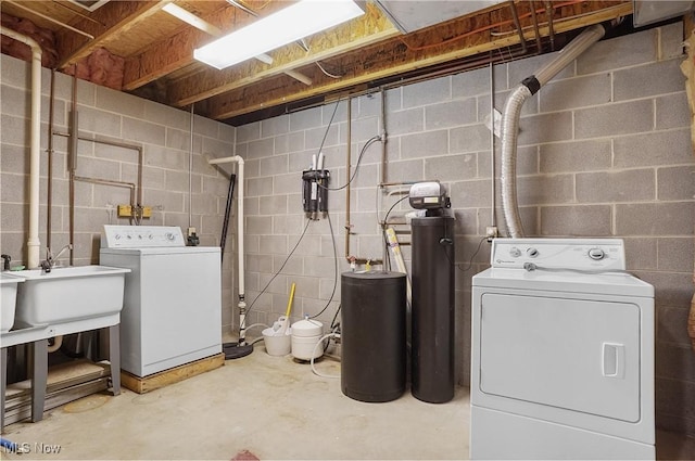 laundry area featuring washer and clothes dryer