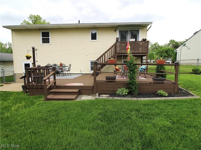 109 Meadowfield Ct, Elyria, OH 44035 - rear view of property featuring a wooden deck