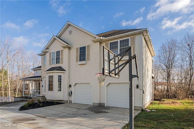 view of front of property featuring a garage