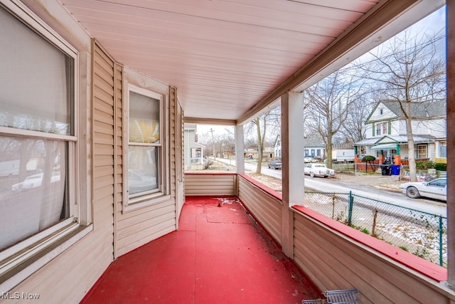 balcony featuring covered porch