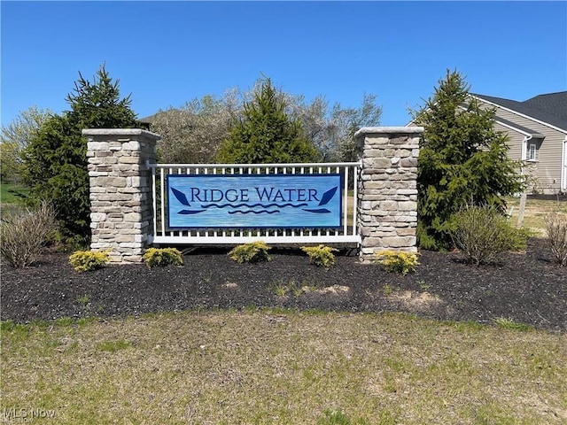 view of community / neighborhood sign