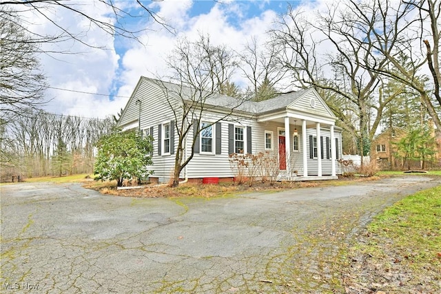 view of home's exterior