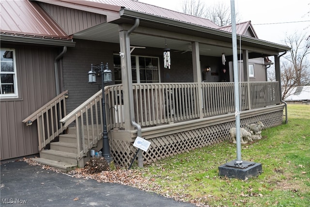 entrance to property with covered porch