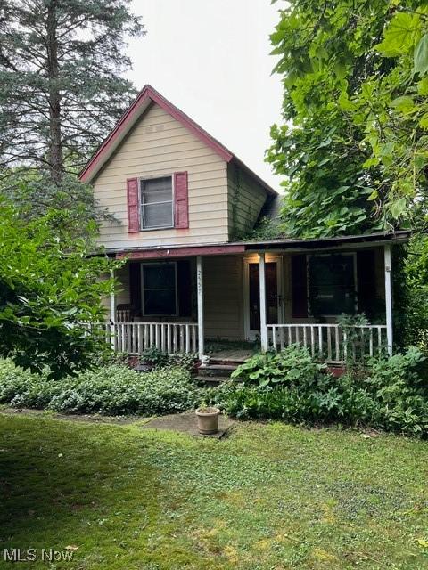 view of front of house with a porch