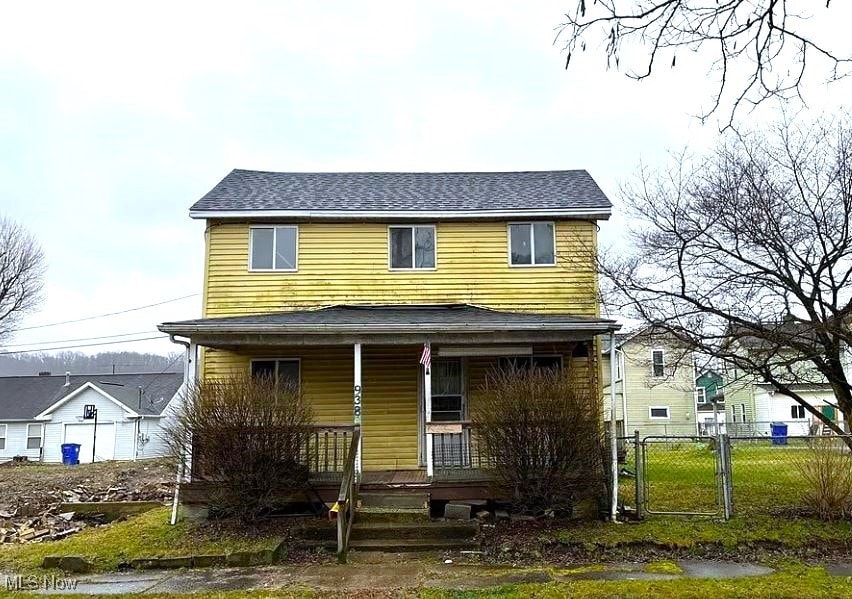 view of front of house featuring a porch