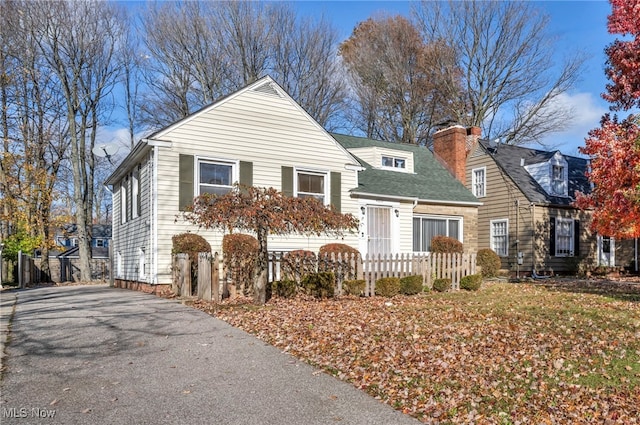 view of front of property