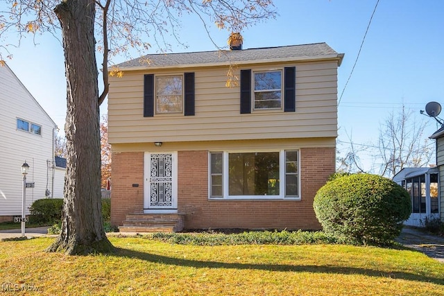 view of front of house featuring a front yard