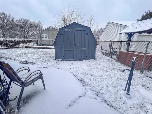 exterior space featuring a storage shed