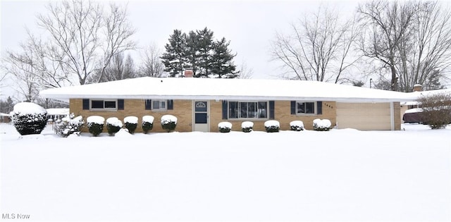 view of front facade featuring a garage