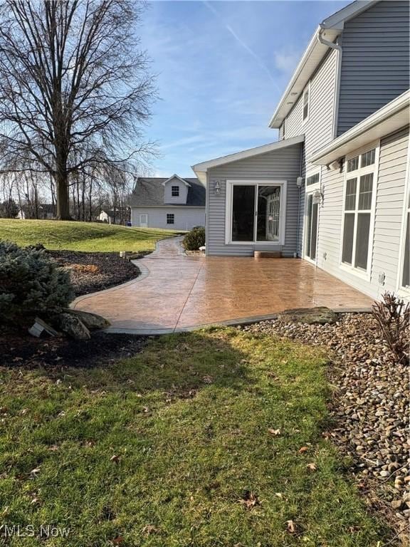 view of yard with a patio area